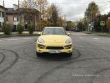  Porsche Cayenne -   